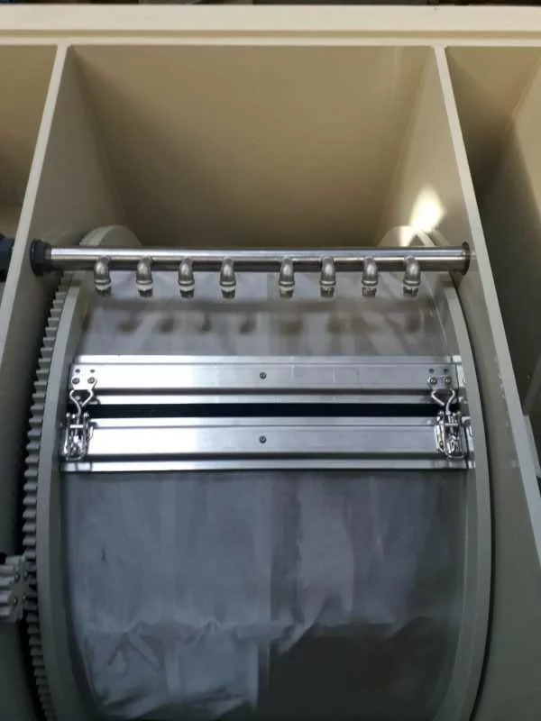 Filtration mécanique pour bassin à koi